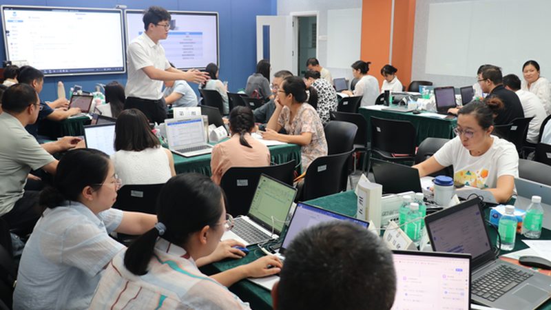 成人高考专升本，如何选择靠谱培训机构？**